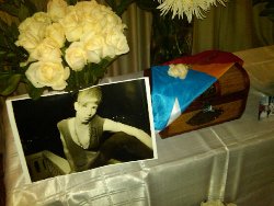 Altar para el joven asesinado por ser gay.